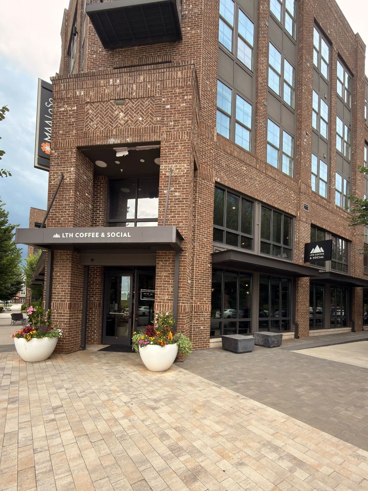 Storefront of Thousand Hills Coffee